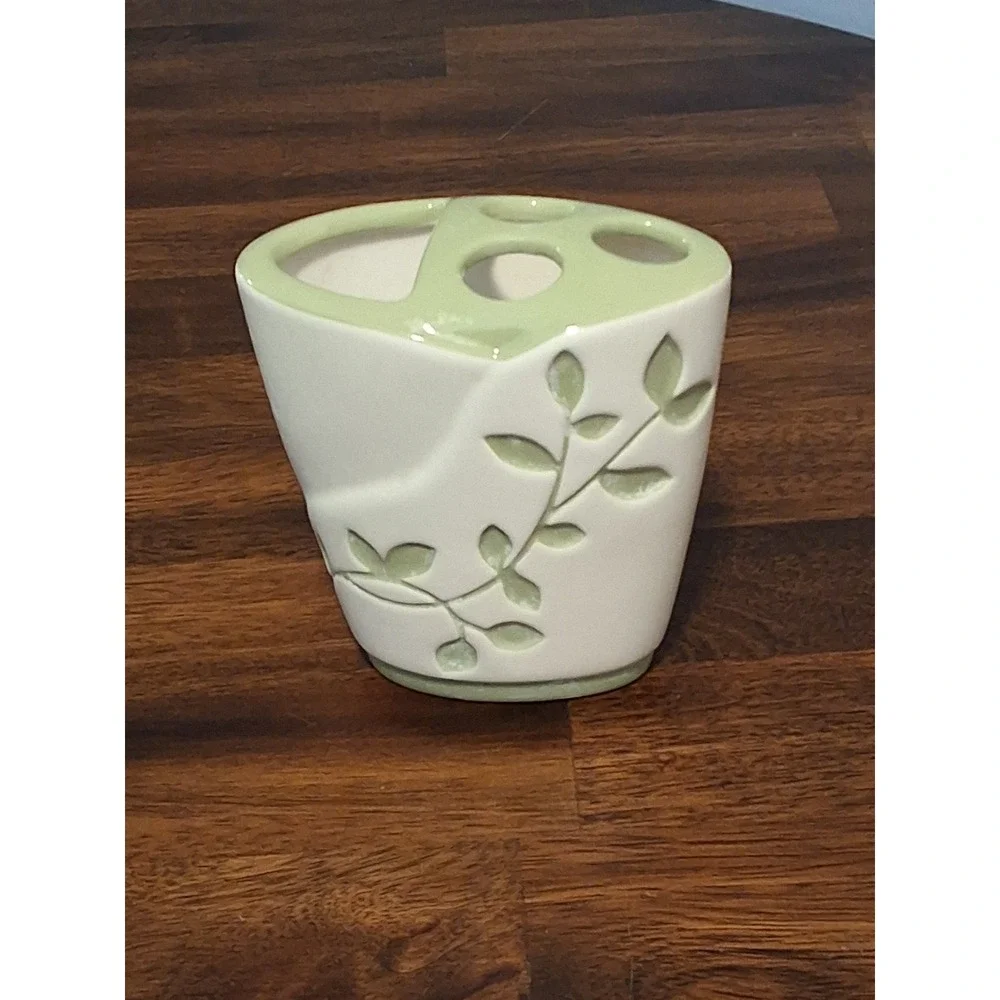 Bed Bath & Beyond Spring Lake Ceramic Bathroom Set Sage Green Leaf 3 Piece
